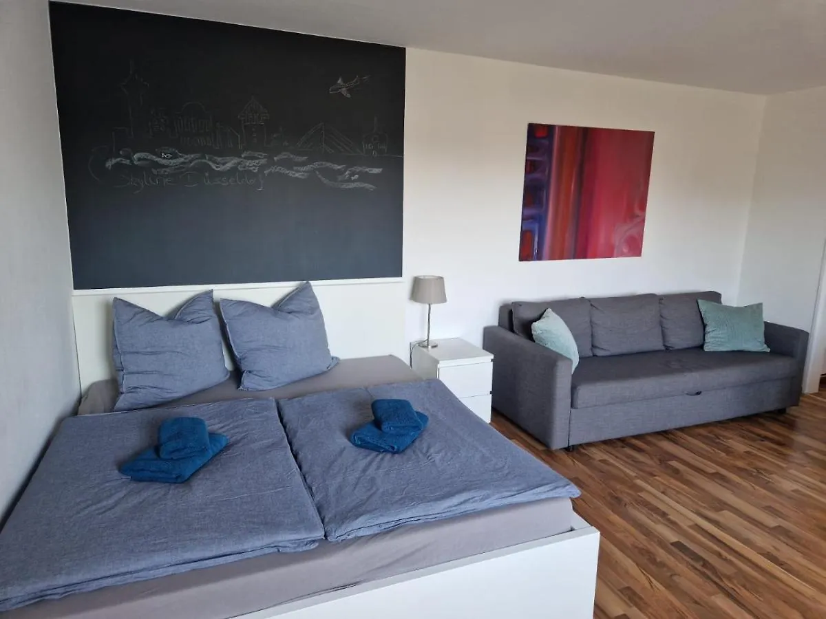 뒤셀도르프 Well Located Flat With Balcony 아파트