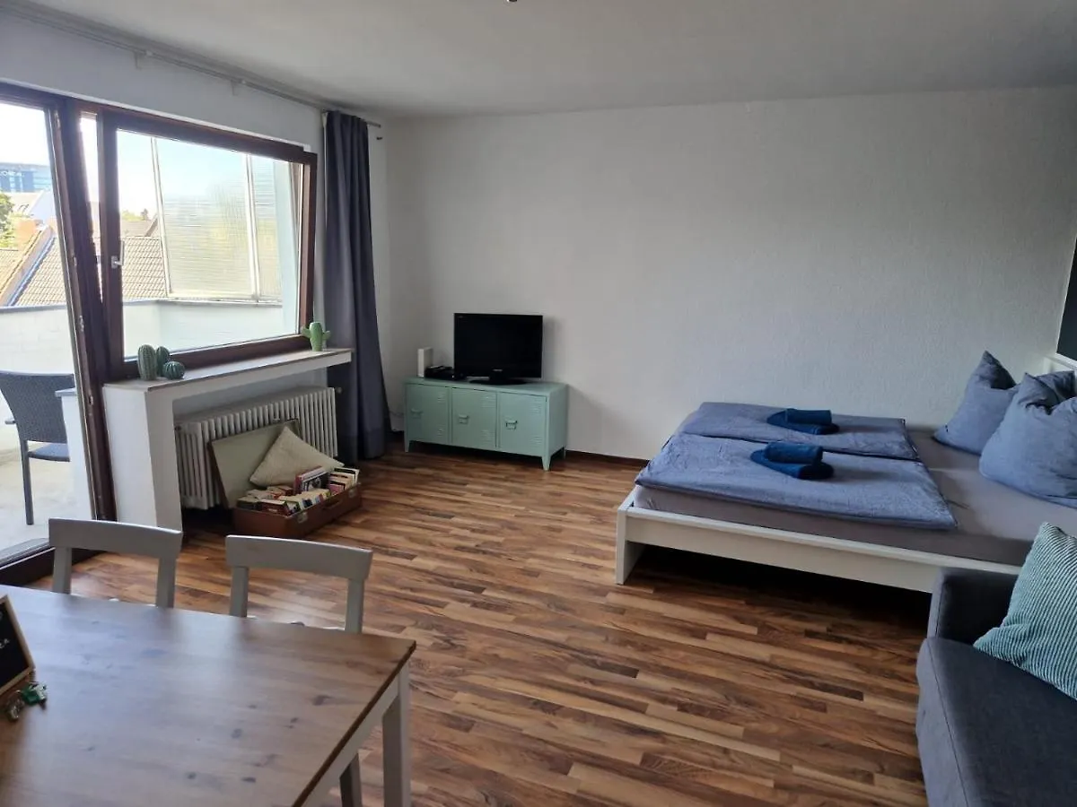 뒤셀도르프 Well Located Flat With Balcony 아파트